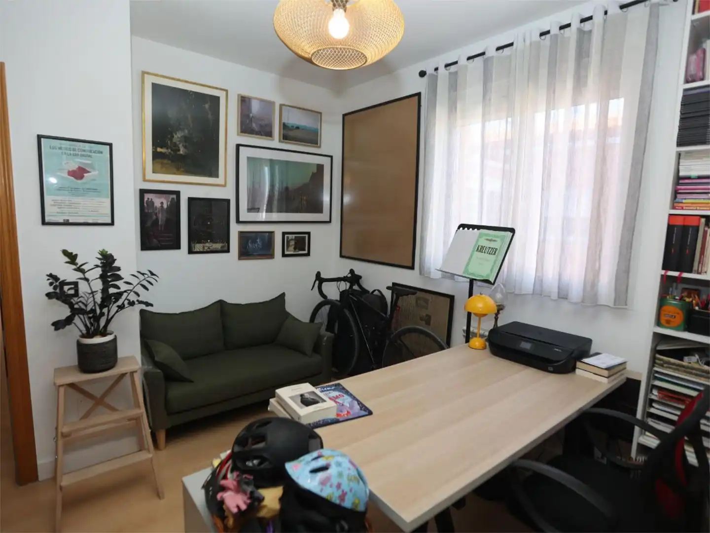 Piso en venta en Avenida del Mediterráneo, 14, El Mirador - Grillero Sala de estar de Piso en venta en Arganda del Rey con Aire acondicionado, Calefacción y Jardín privado