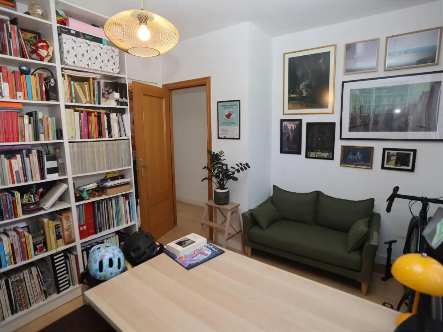 Piso en venta en Avenida del Mediterráneo, 14, El Mirador - Grillero Sala de estar de Piso en venta en Arganda del Rey con Aire acondicionado, Calefacción y Jardín privado