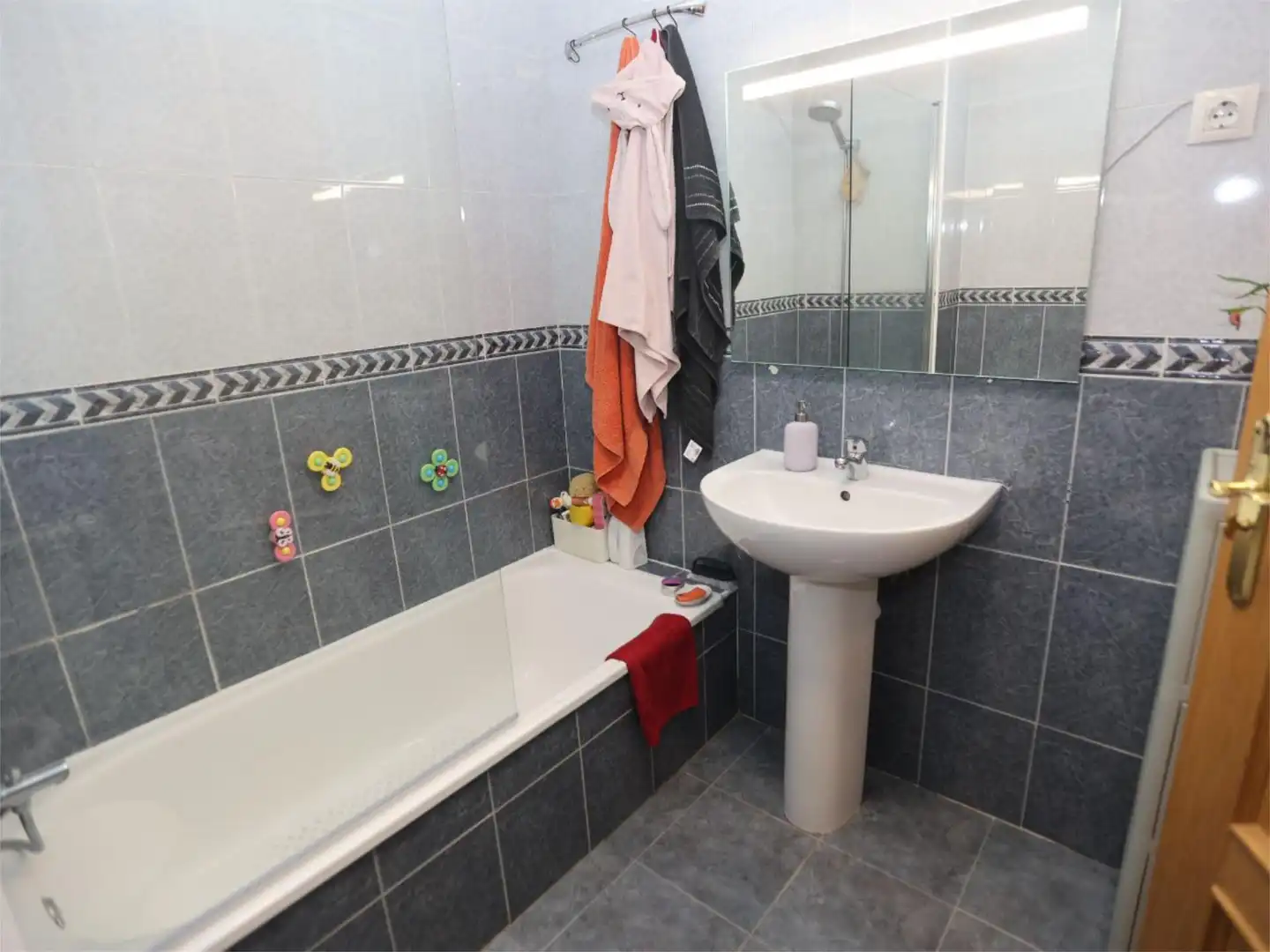 Piso en venta en Avenida del Mediterráneo, 14, El Mirador - Grillero Baño de Piso en venta en Arganda del Rey con Aire acondicionado, Calefacción y Jardín privado