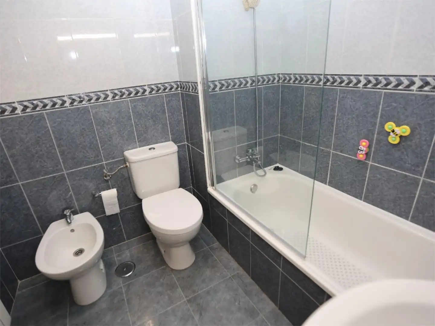 Piso en venta en Avenida del Mediterráneo, 14, El Mirador - Grillero Baño de Piso en venta en Arganda del Rey con Aire acondicionado, Calefacción y Jardín privado