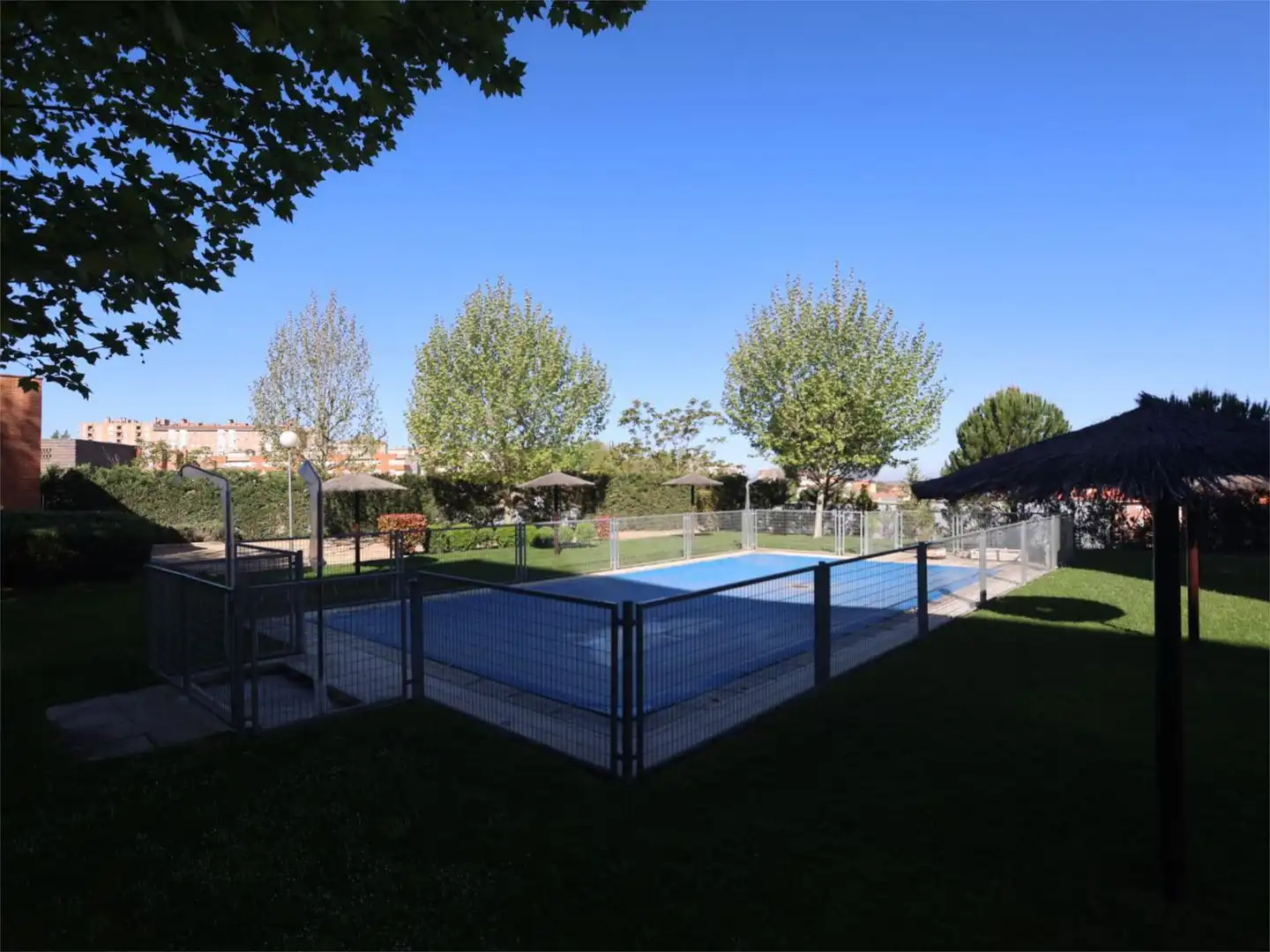 Piso en venta en Avenida del Mediterráneo, 14, El Mirador - Grillero Piscina de Piso en venta en Arganda del Rey con Aire acondicionado, Calefacción y Jardín privado