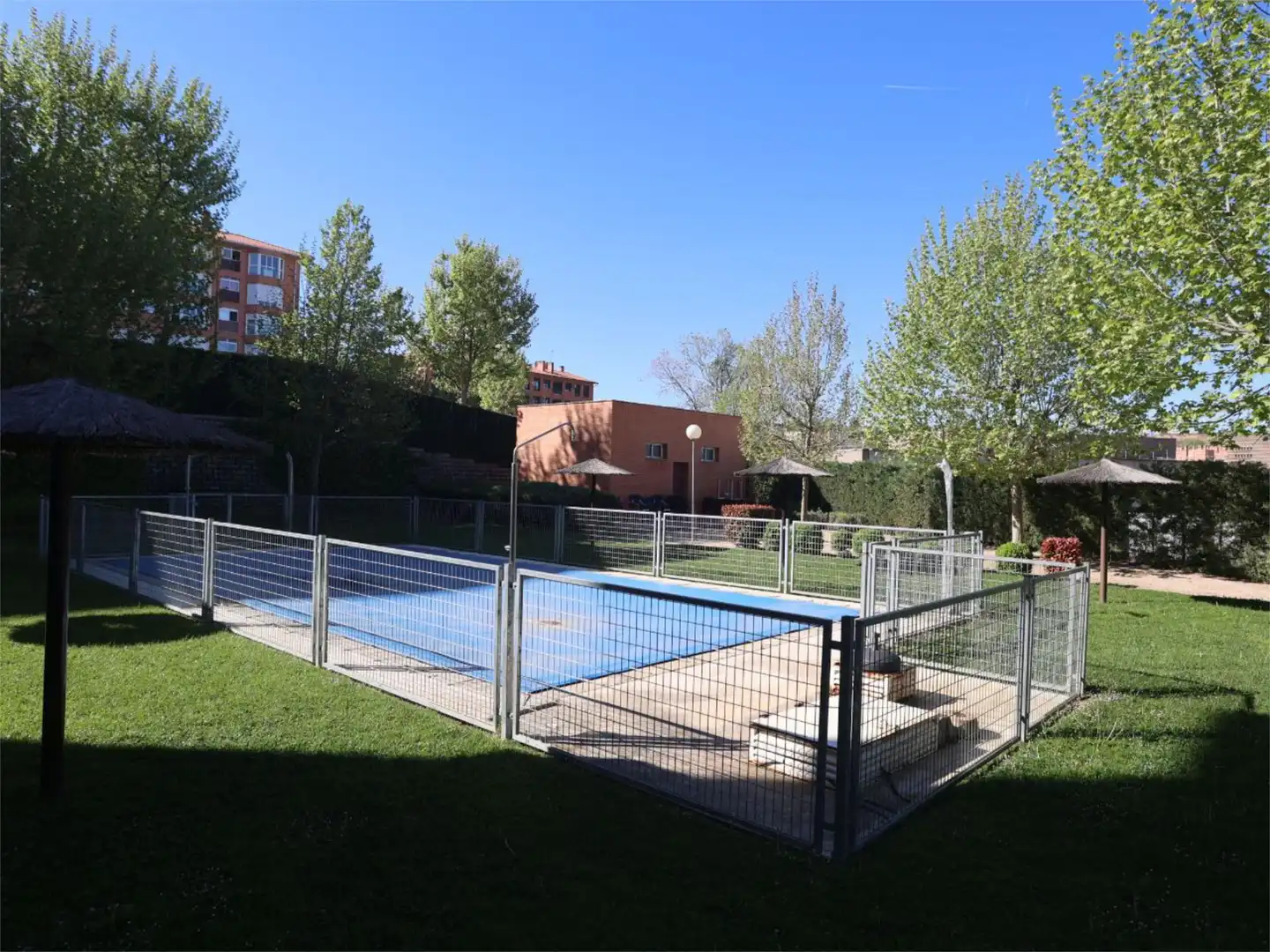 Piso en venta en Avenida del Mediterráneo, 14, El Mirador - Grillero Piscina de Piso en venta en Arganda del Rey con Aire acondicionado, Calefacción y Jardín privado