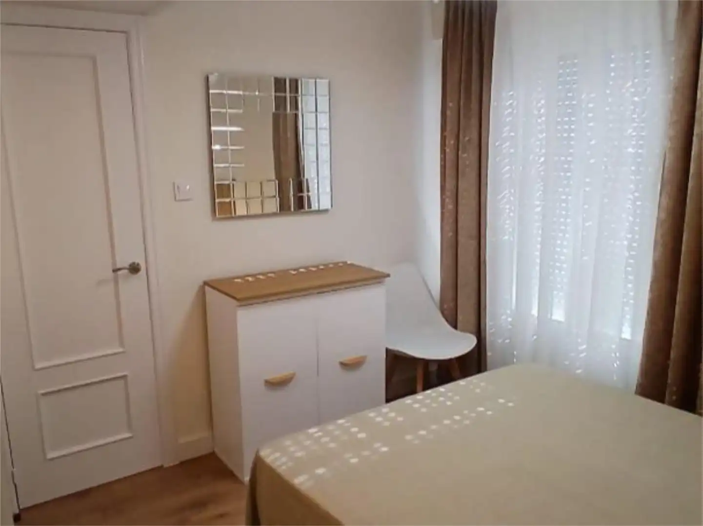 Habitación de Apartamento de alquiler en Jaén con Aire acondicionado, Calefacción y Terraza