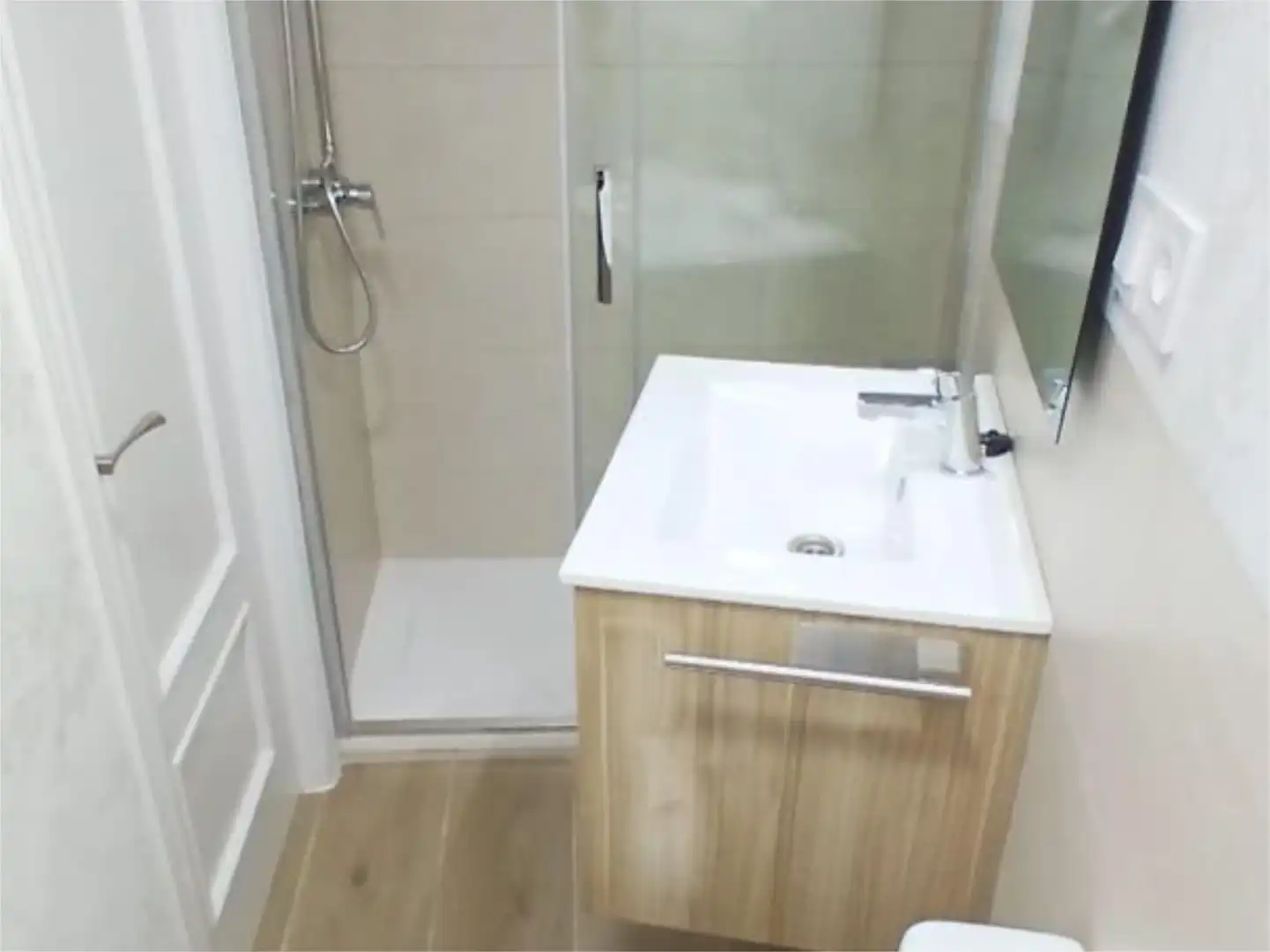Baño de Apartamento de alquiler en Jaén con Aire acondicionado, Calefacción y Terraza