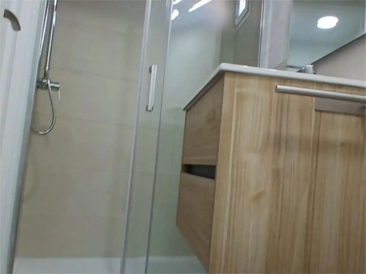 Baño de Apartamento de alquiler en Jaén con Aire acondicionado, Calefacción y Terraza