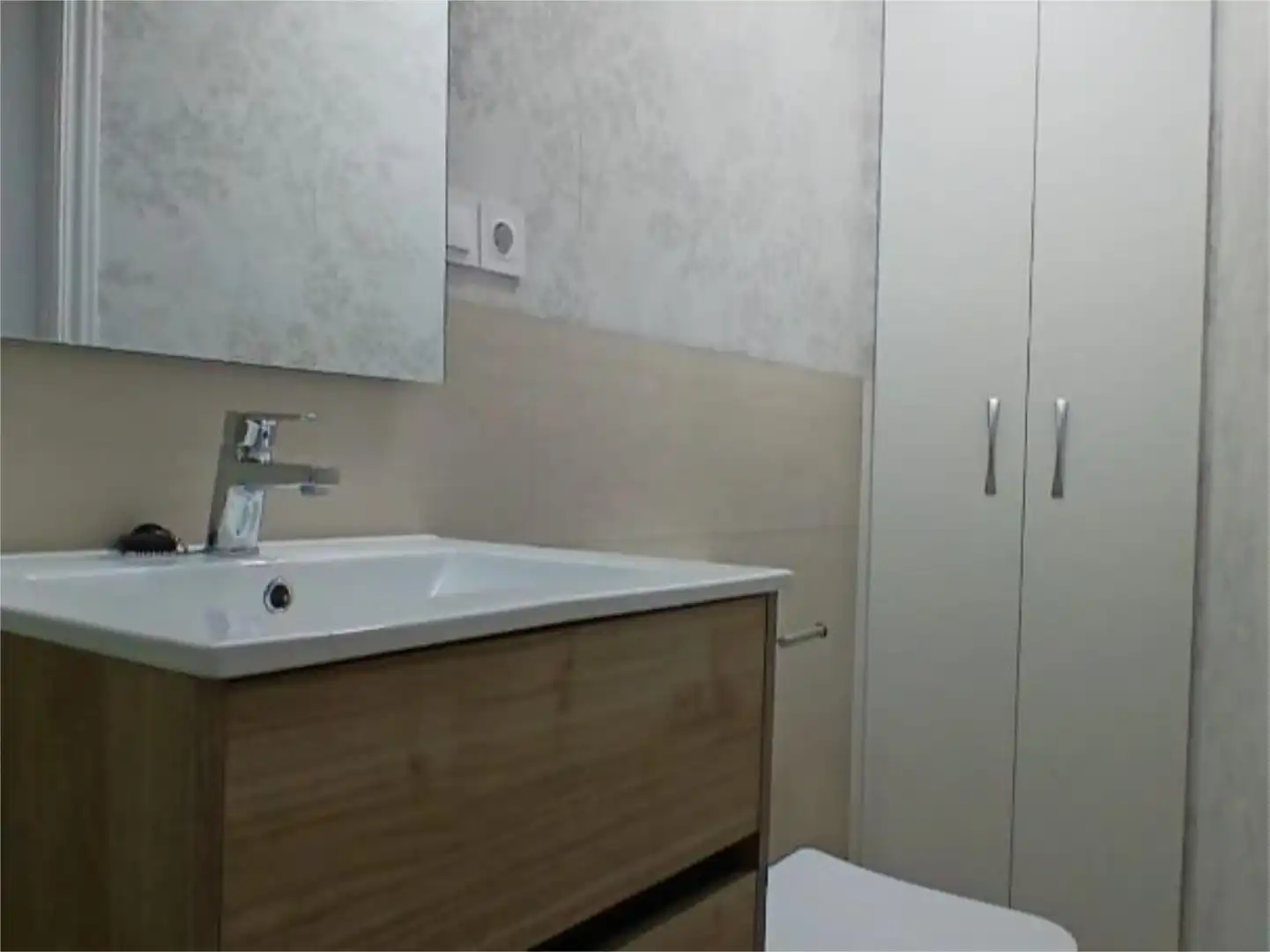 Baño de Apartamento de alquiler en Jaén con Aire acondicionado, Calefacción y Terraza