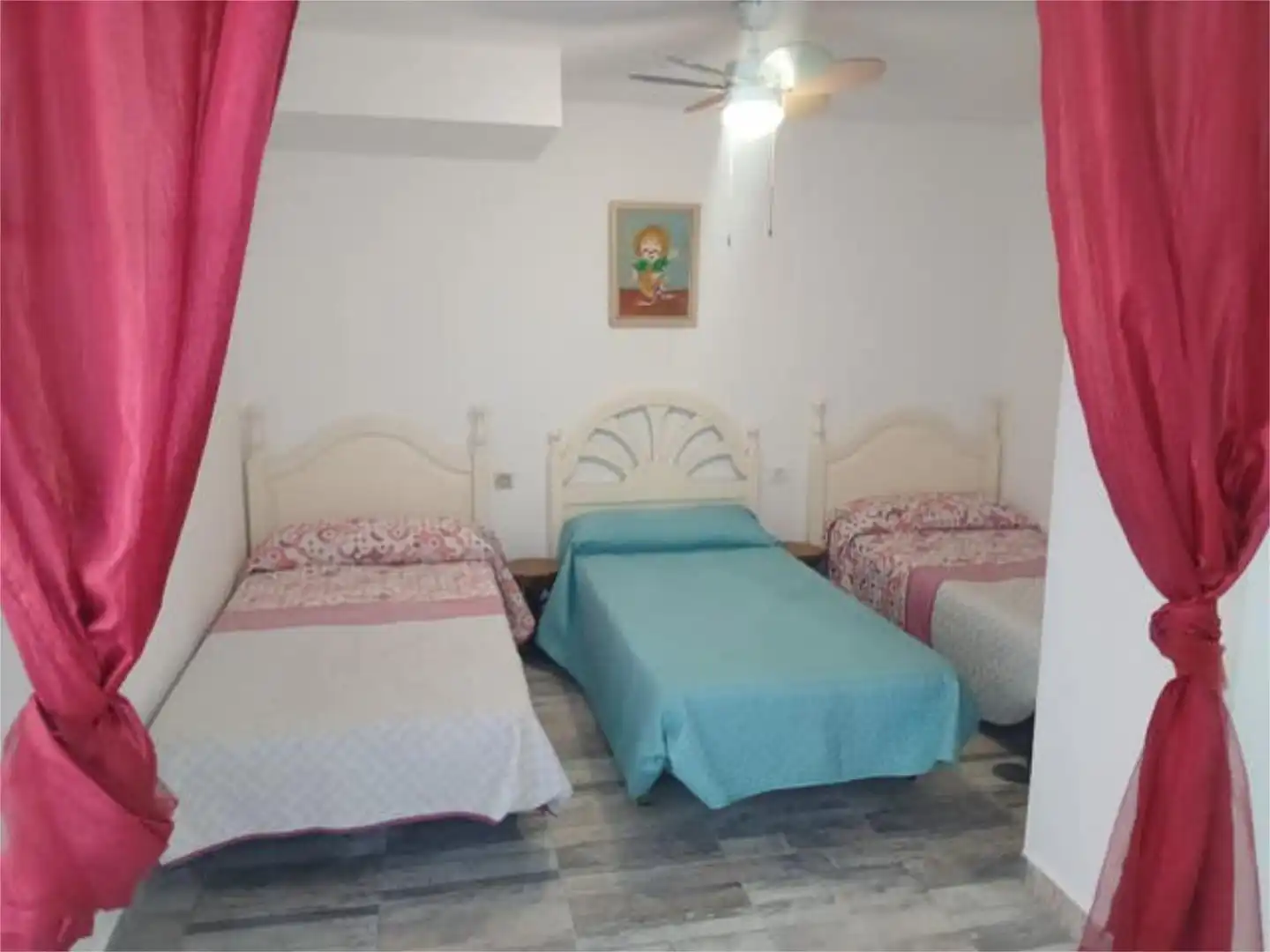Dormitori de Apartament de lloguer en Almonte amb Jardí privat i Piscina