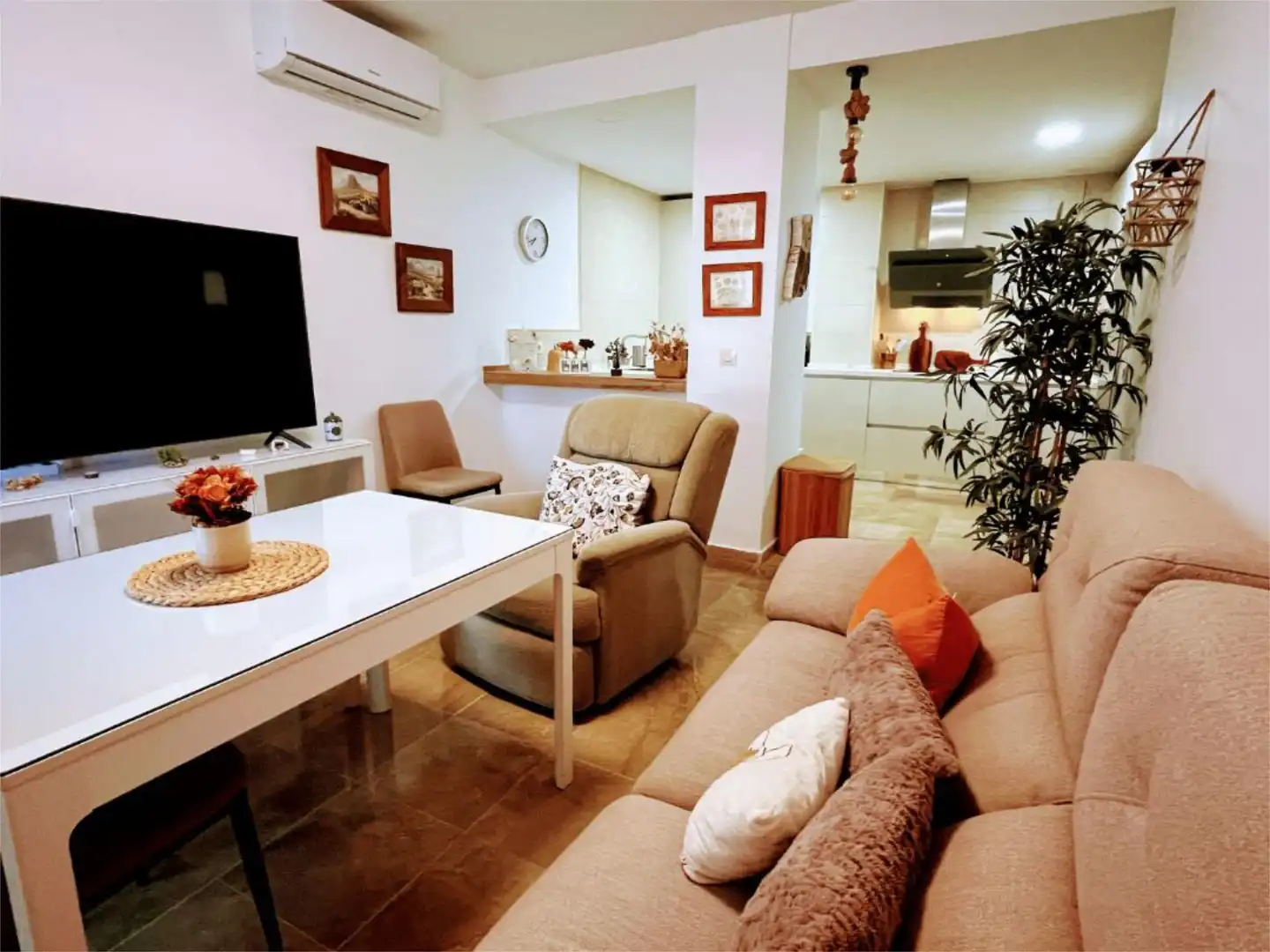 Living room of Flat for rent in Jerez de la Frontera  with Air Conditioner, Heating and Private garden