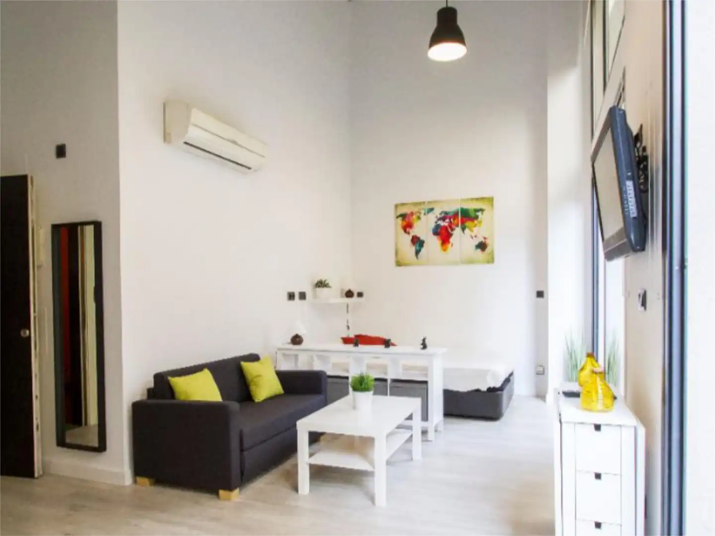 Wohnzimmer von Loft zur Miete in Madrid mit Klimaanlage, Heizung und Privatgarten