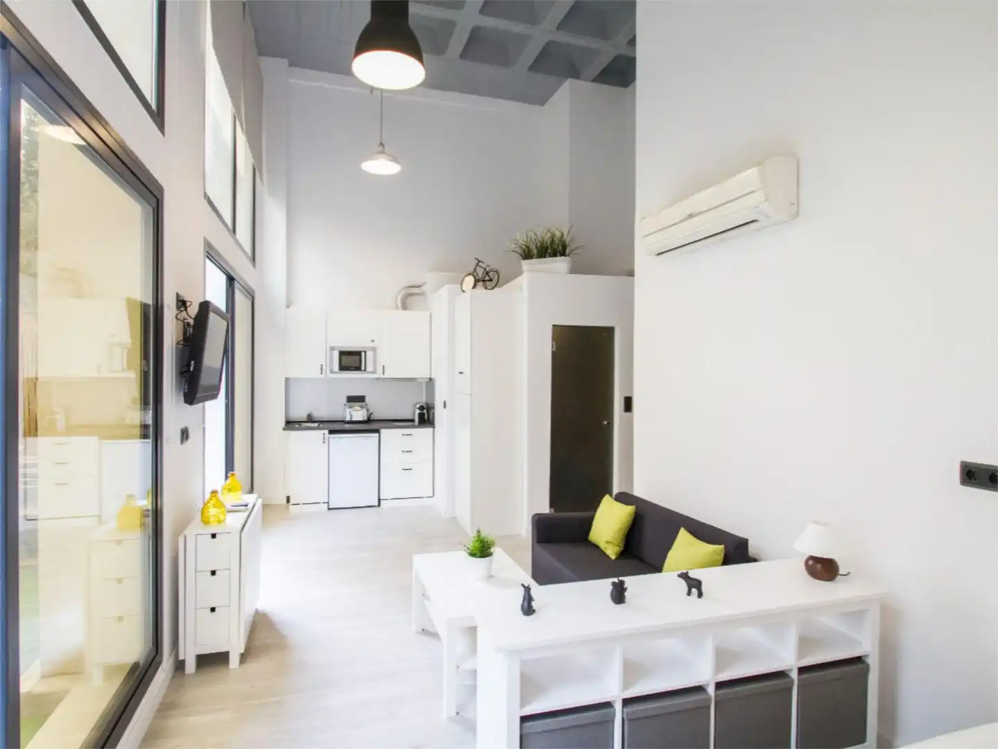 Wohnzimmer von Loft zur Miete in Madrid mit Klimaanlage, Heizung und Privatgarten