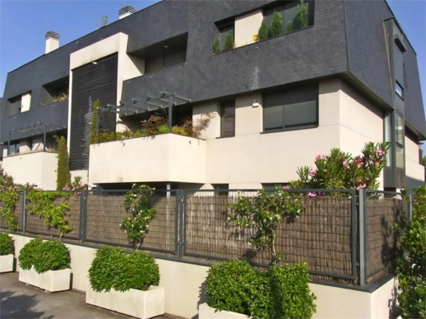 Piso de alquiler en Calle de Aguarón, 54, Valdemarín