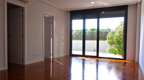 Foto 2 de Piso de alquiler en Calle de Aguarón, 54, Valdemarín, Madrid Capital