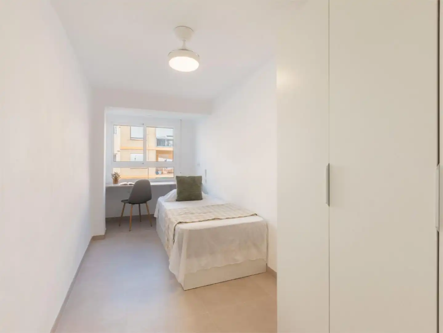 Habitación en Carrer del Pintor Matarana, 24, Barrio de Benicalap
