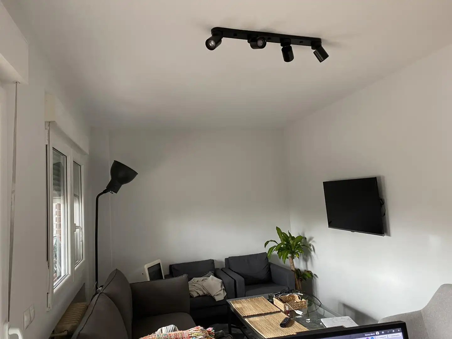 Flat for rent in Calle del Balandro, 3, Alameda de Osuna Living room of Flat for rent in Madrid with Air Conditioner, Heating and Private garden