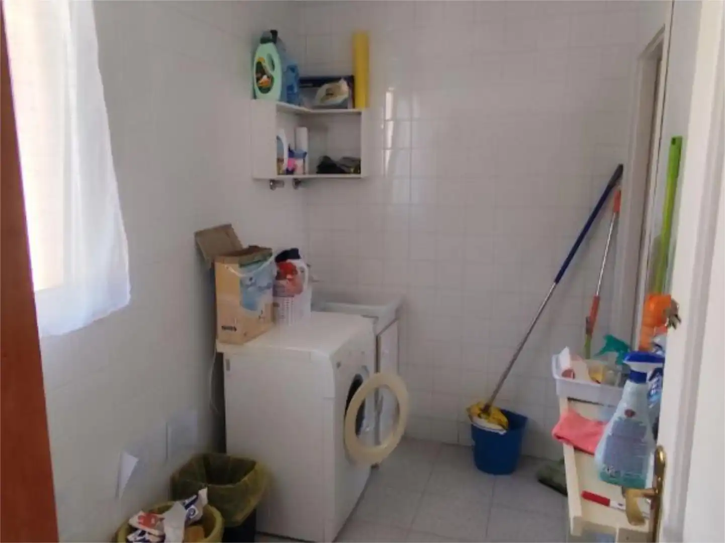 Habitació a Calle Mozart, 1, Jun Casa o xalet per a compartir en Jun amb Aire condicionat, Calefacció i Jardí privat