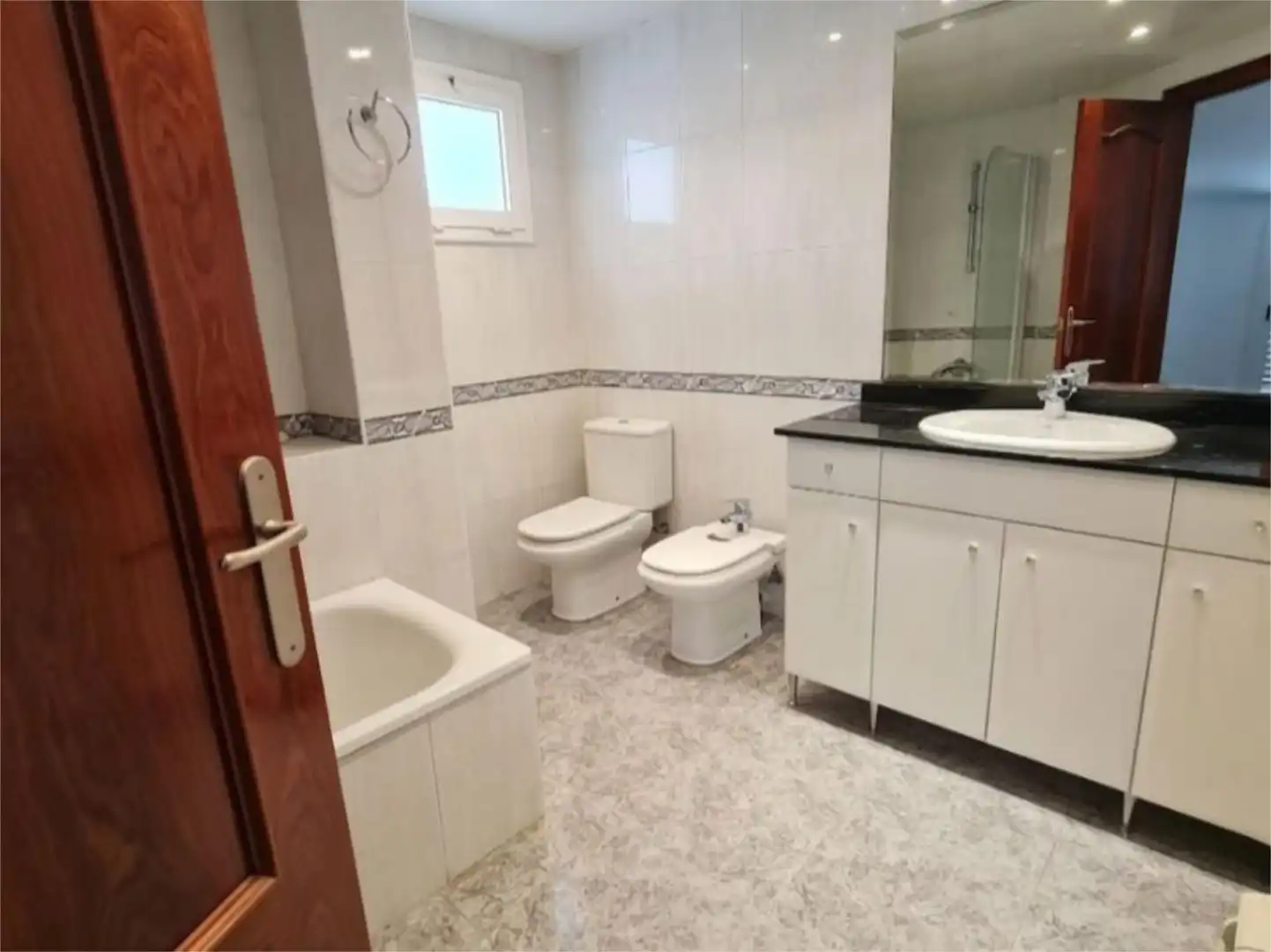 Wohnung zum Verkauf in Centre Badezimmer von Wohnung zum Verkauf in Rubí mit Klimaanlage, Terrasse und Balkon