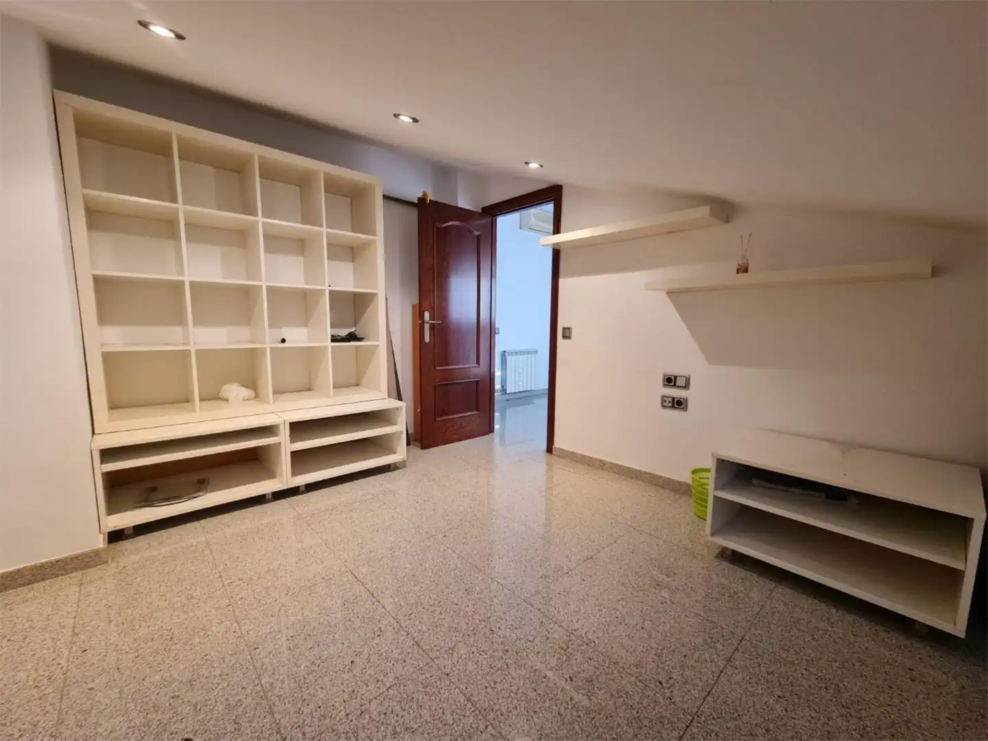 Wohnung zum Verkauf in Centre Wohnung zum Verkauf in Rubí mit Klimaanlage, Terrasse und Balkon