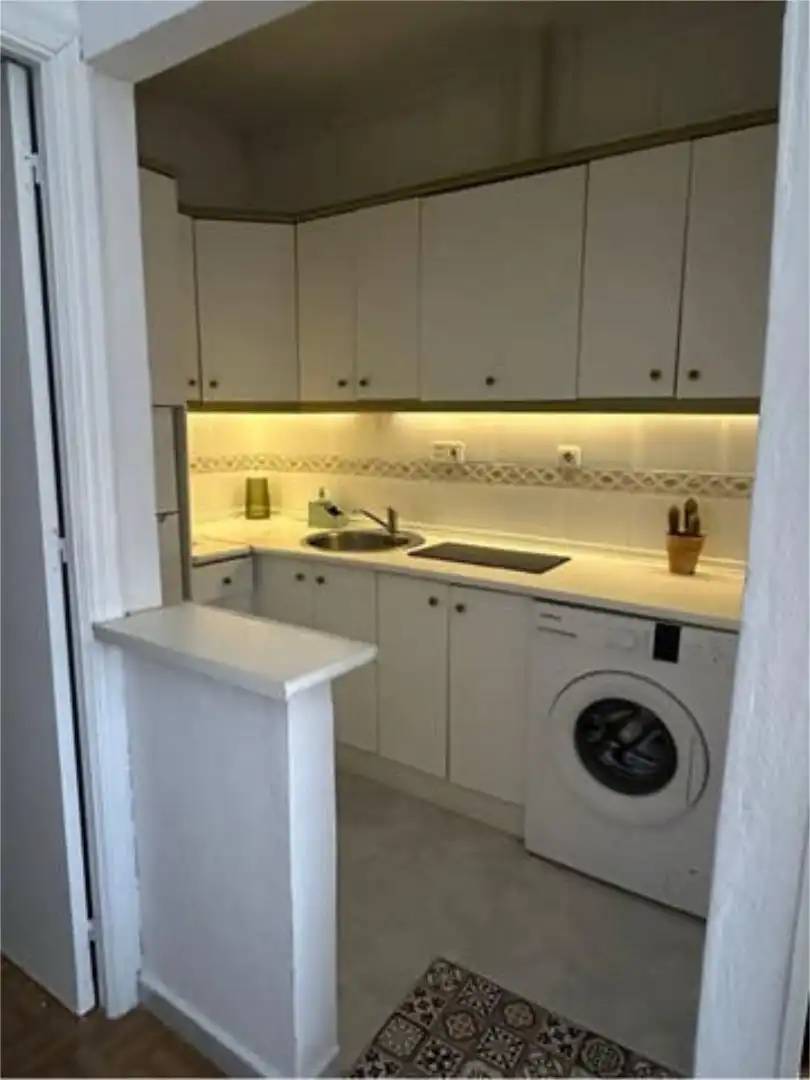 Apartamento de alquiler en Hipódromo Cocina de Apartamento de alquiler en Melilla con Terraza