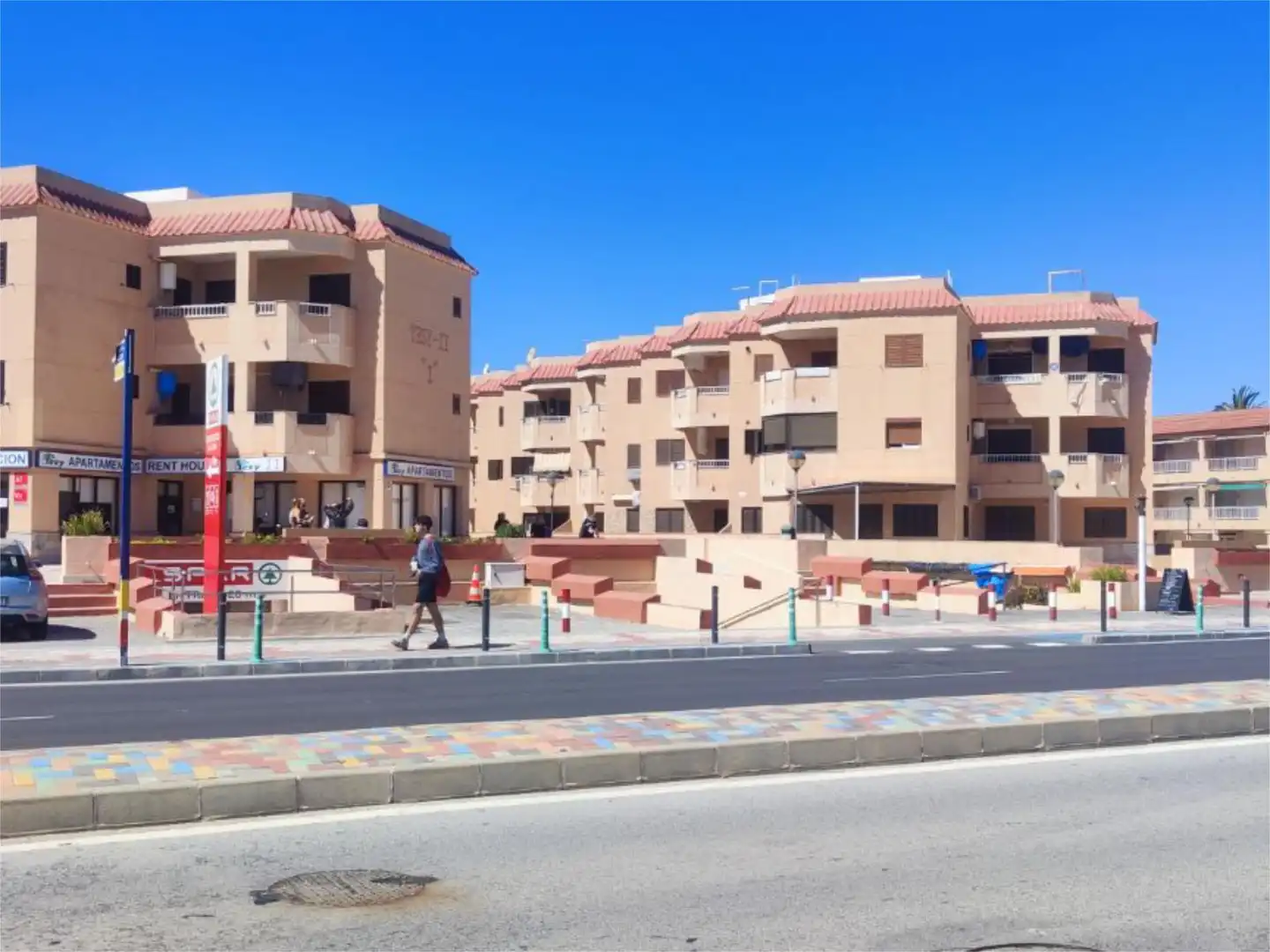 Außenansicht von Wohnung zum Verkauf in La Manga del Mar Menor mit Klimaanlage, Terrasse und Schwimmbad