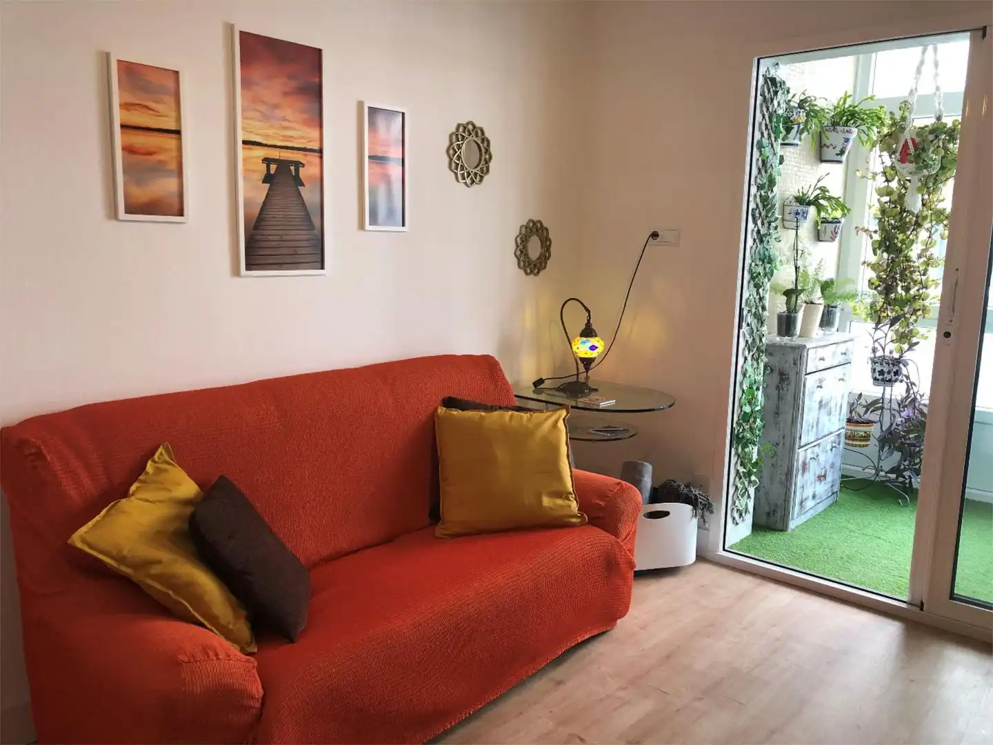 Sala d'estar de Pis de lloguer en Gijón  amb Terrassa, Moblat i Videoporter