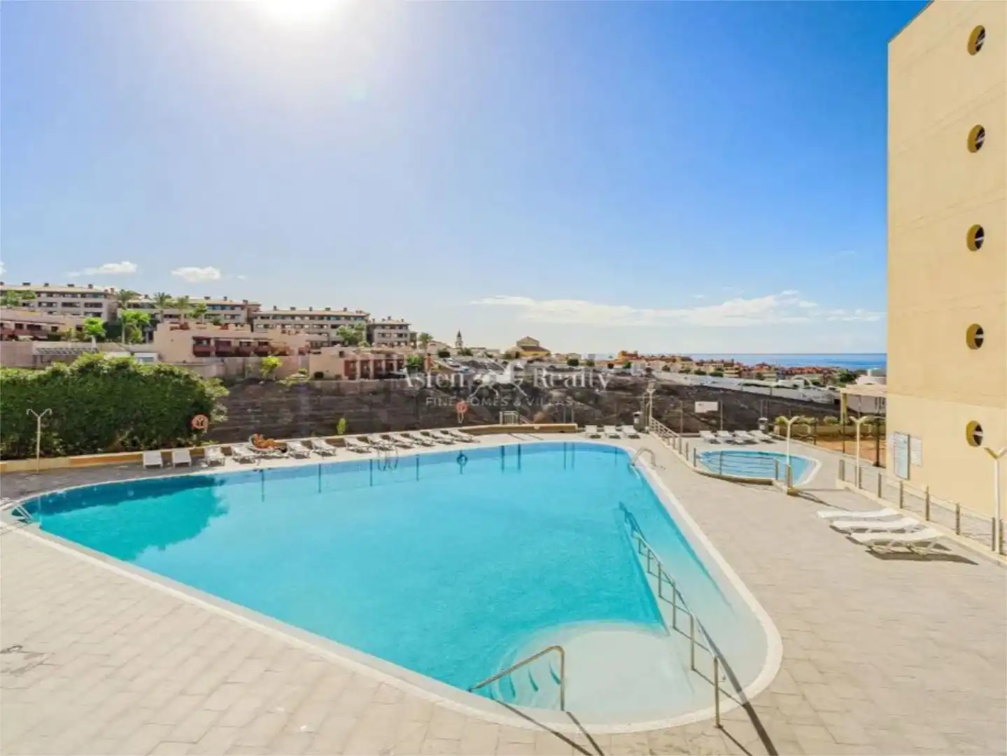Vista exterior de Piso de alquiler en Adeje con Aire acondicionado, Piscina y Amueblado