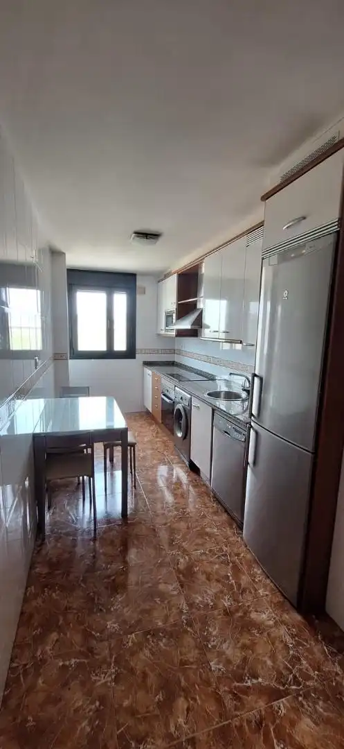 Pis en venda a Calle de Orán, 39, Perchera Cuina de Pis en venda en Gijón amb Calefacció, Parquet i Traster