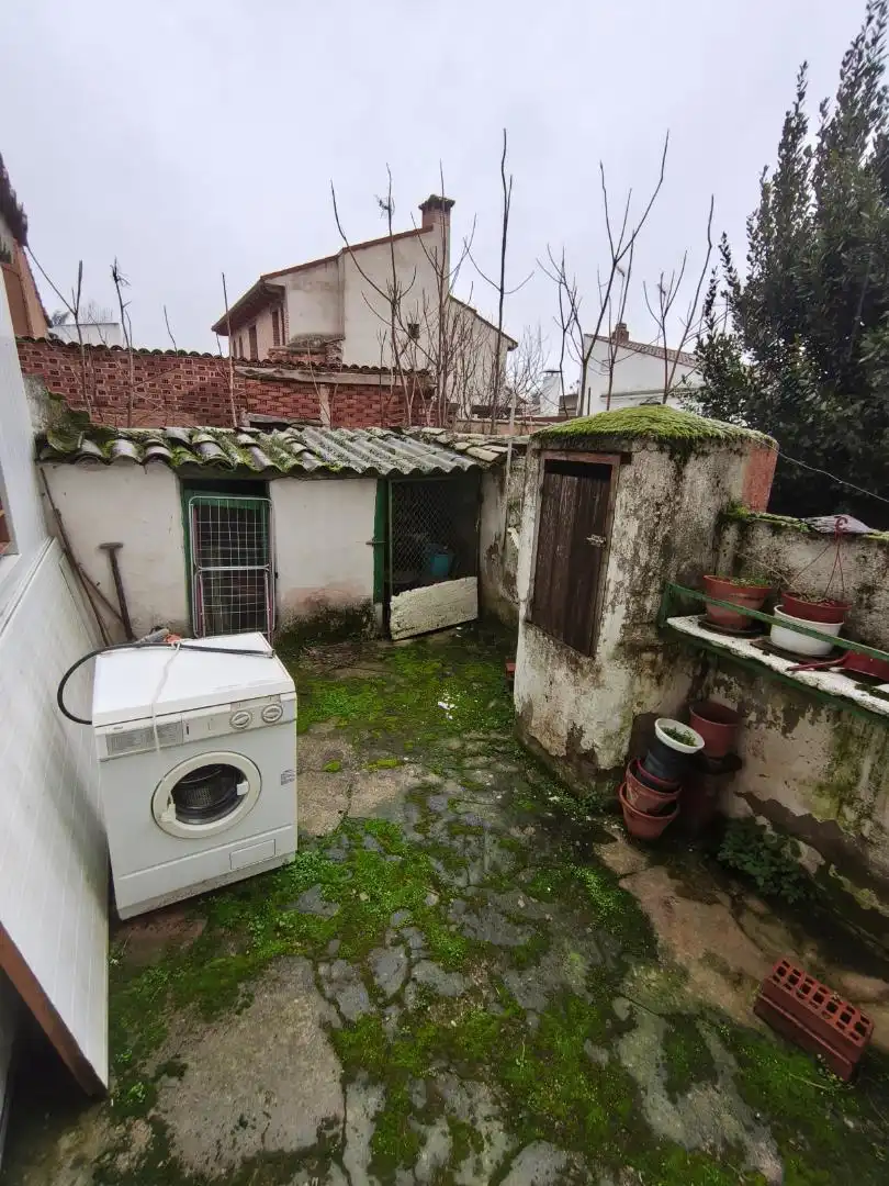 Detached homes for sale in Calle las Viudas, 9, Yunquera de Henares Garden of Detached homes for sale in Yunquera de Henares with Heating, Storage room and Furnished