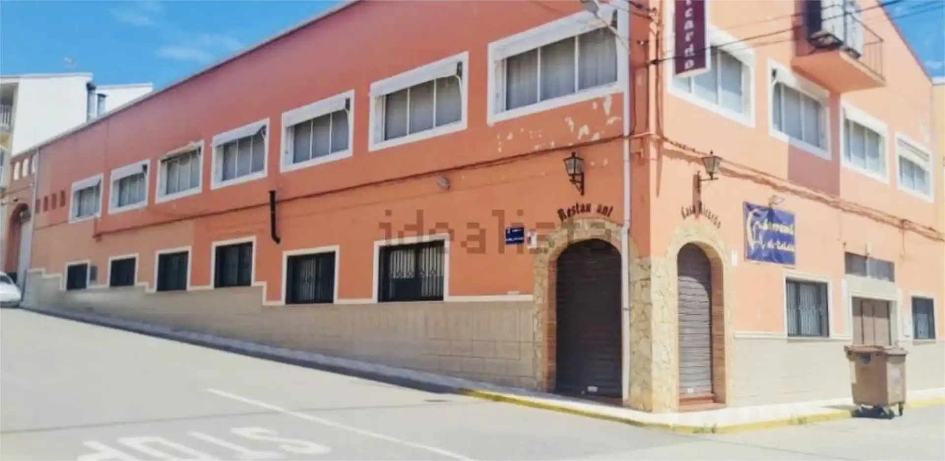 Exterior view of Commercial properties for sale in Quatretonda  with Air Conditioner