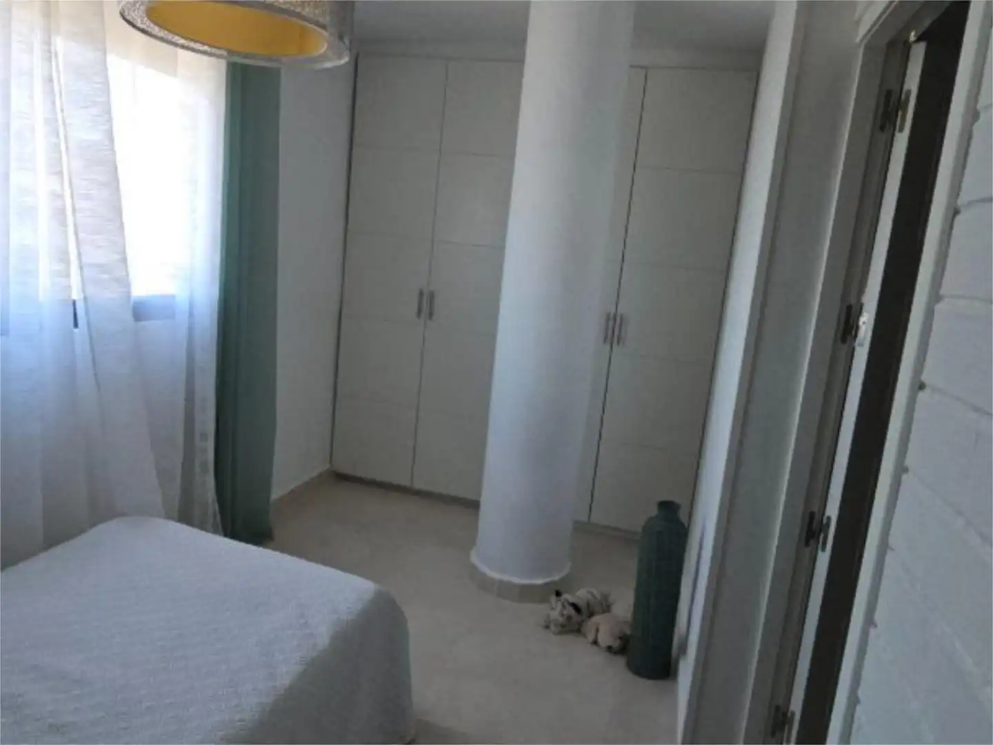 Piso en venta en Camino de los Parrales, 121, Aguadulce Sur Habitación de Piso en venta en Roquetas de Mar con Piscina y Amueblado