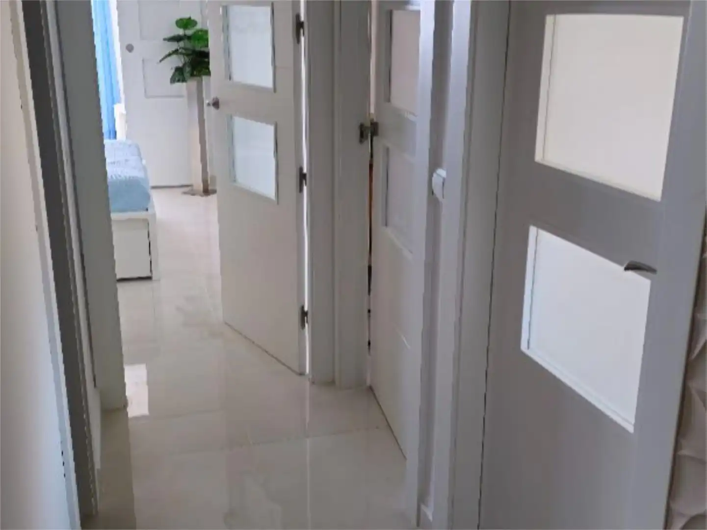 Piso en venta en Camino de los Parrales, 121, Aguadulce Sur Piso en venta en Roquetas de Mar con Piscina y Amueblado
