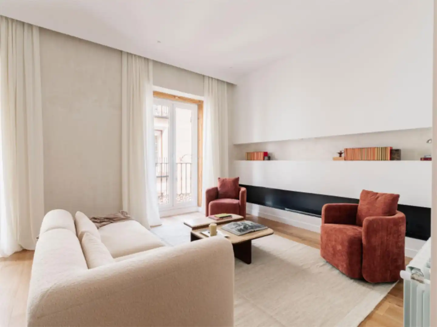 Sala d'estar de Pis en venda en  Madrid Capital amb Aire condicionat i Balcó