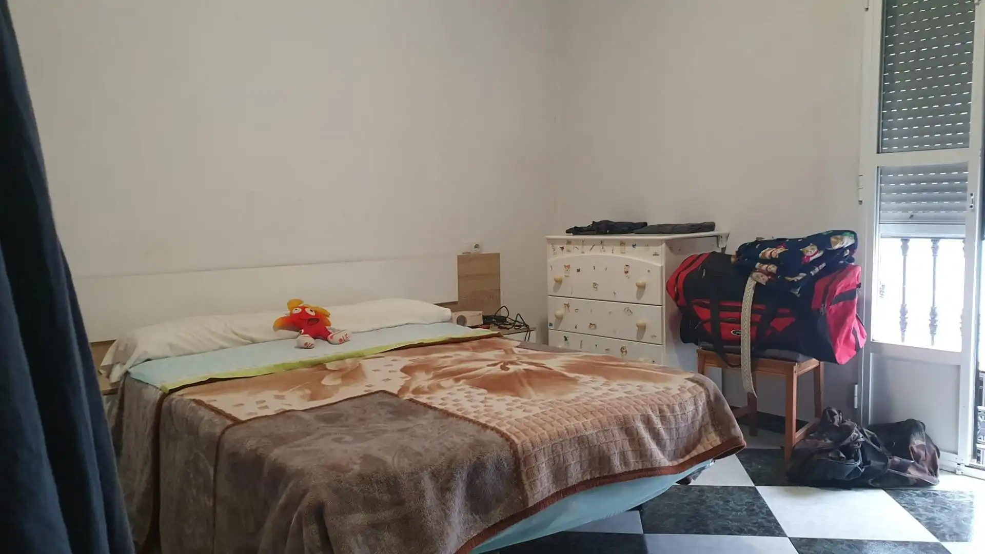 Habitación de Casa adosada en venta en Pilas con Aire acondicionado, Terraza y Balcón