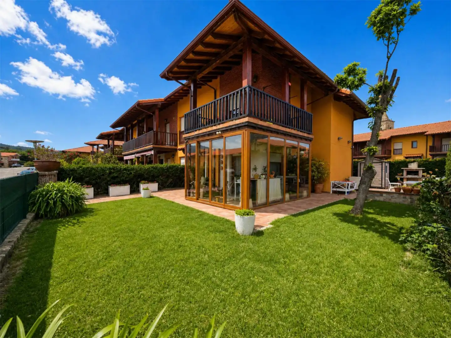 Vista exterior de Casa adosada en venta en Bareyo con Terraza y Balcón