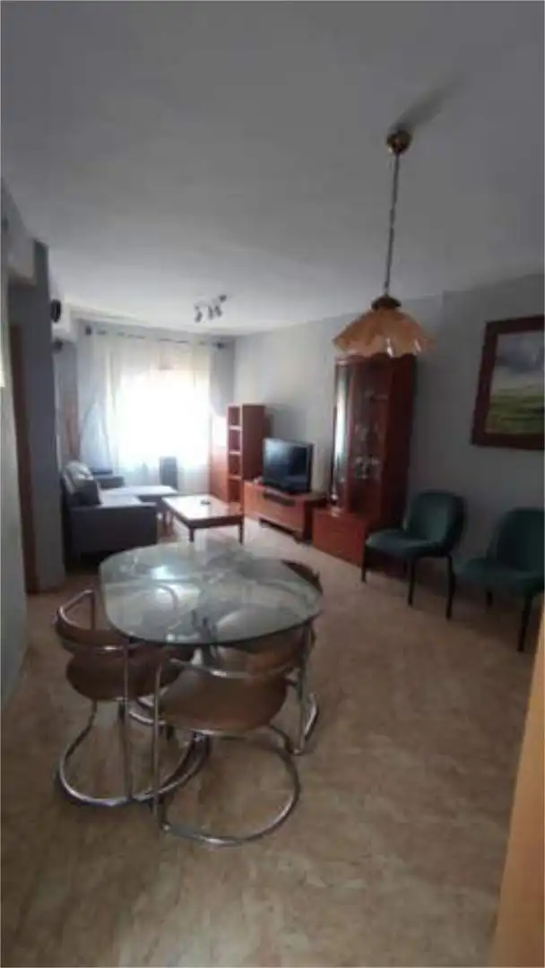 Sala d'estar de Pis de lloguer en Cuenca Capital amb Moblat