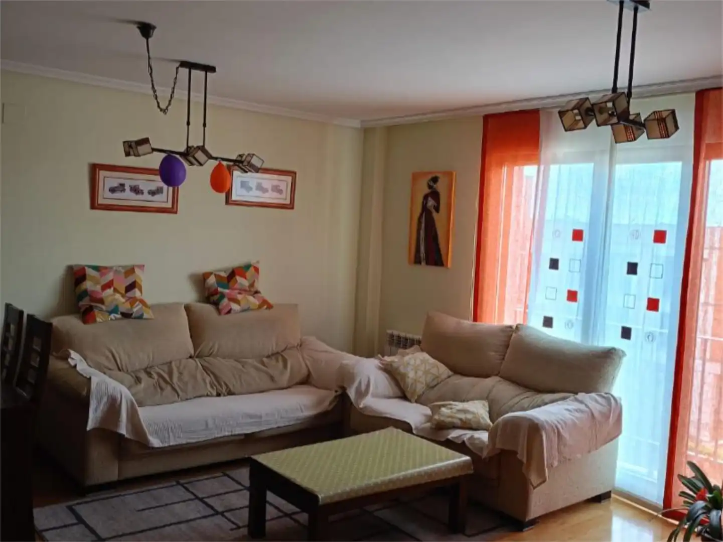 Sala de estar de Piso en venta en Segovia con Calefacción, Parquet y Trastero