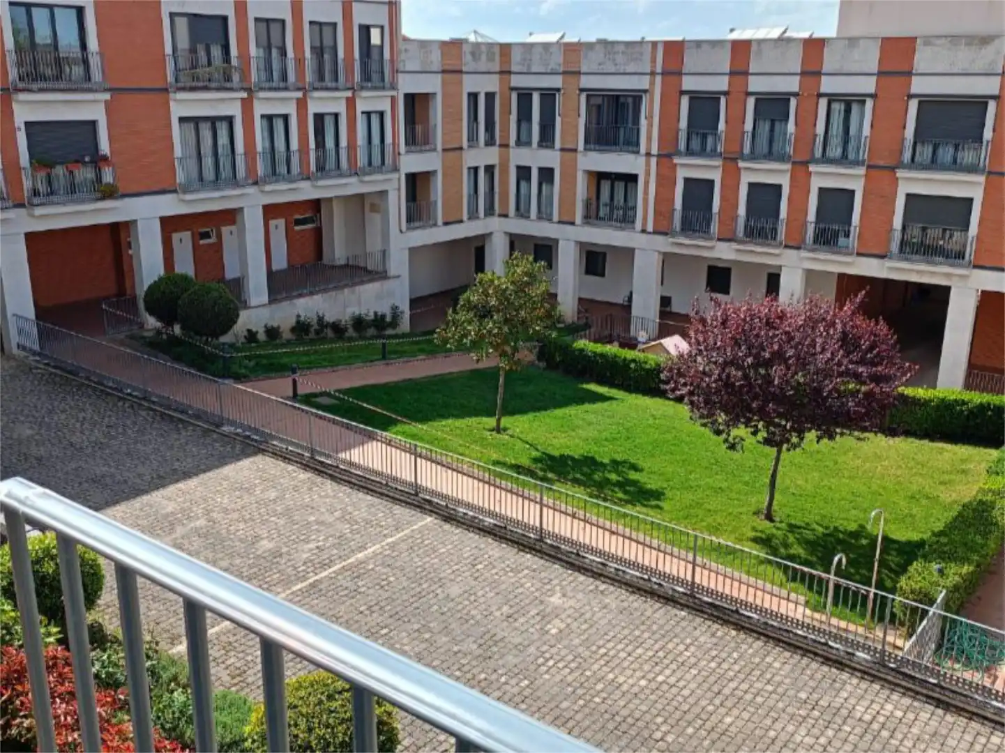 Vista exterior de Piso en venta en Segovia con Calefacción, Parquet y Trastero