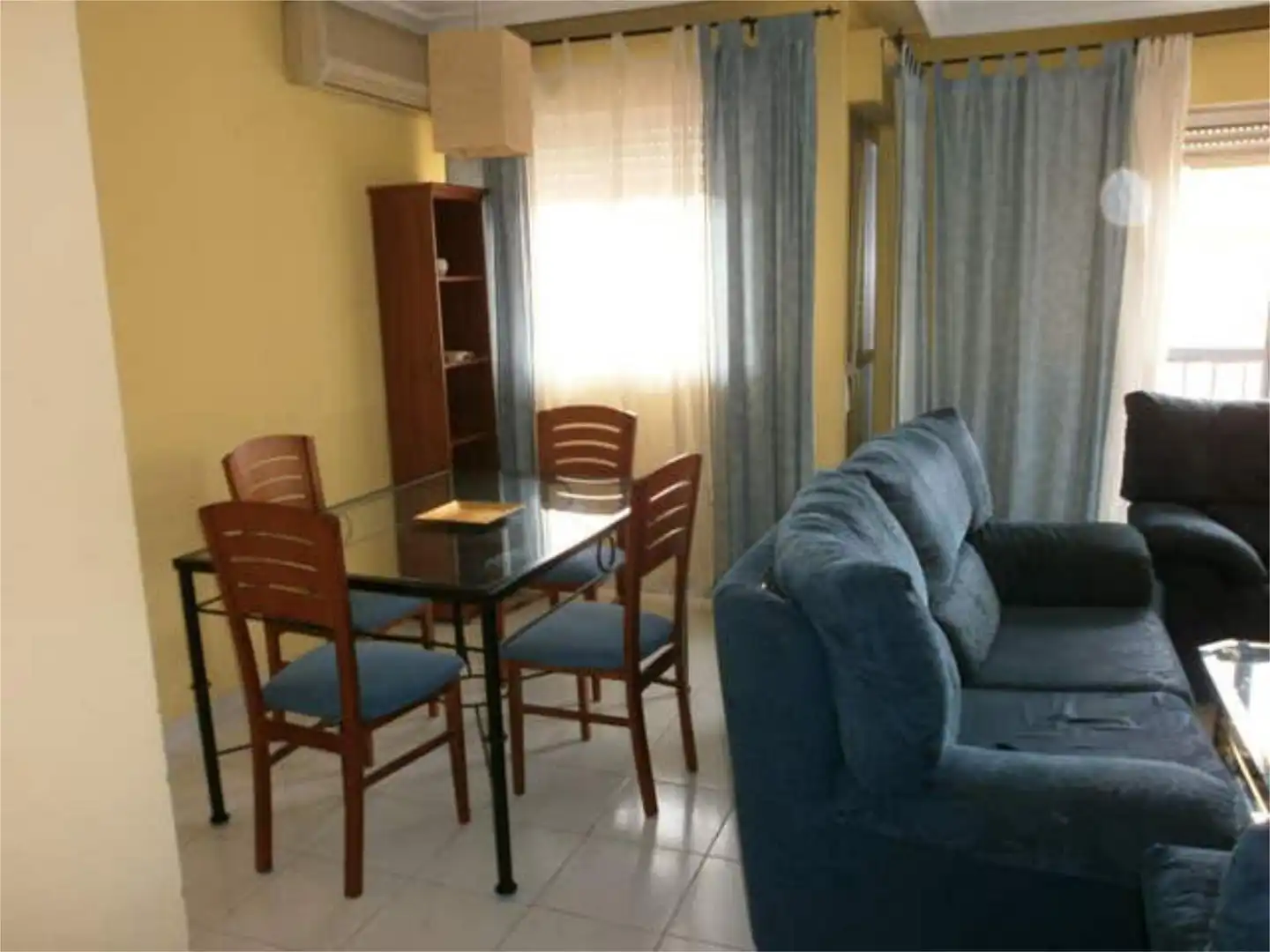 Sala d'estar de Pis de lloguer en Plasencia amb Calefacció, Terrassa i Moblat