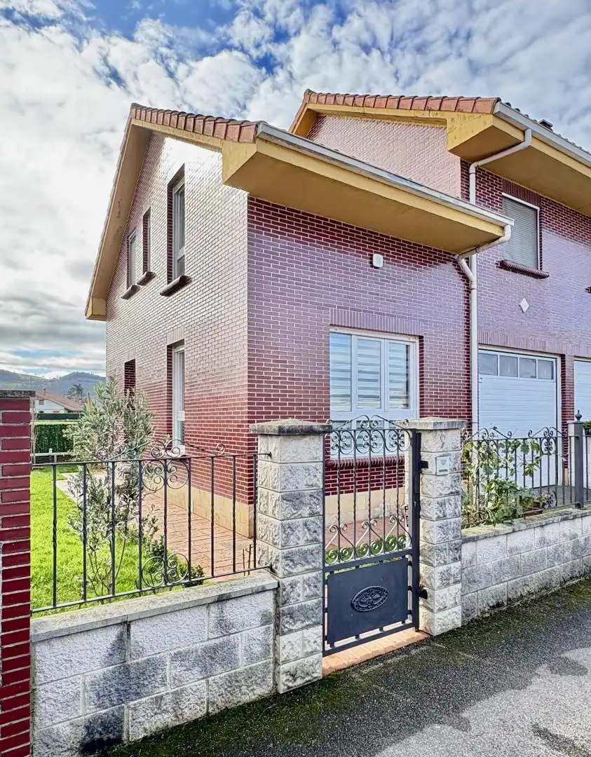 Exterior view of Flat for sale in Solórzano  with Air Conditioner, Heating and Private garden