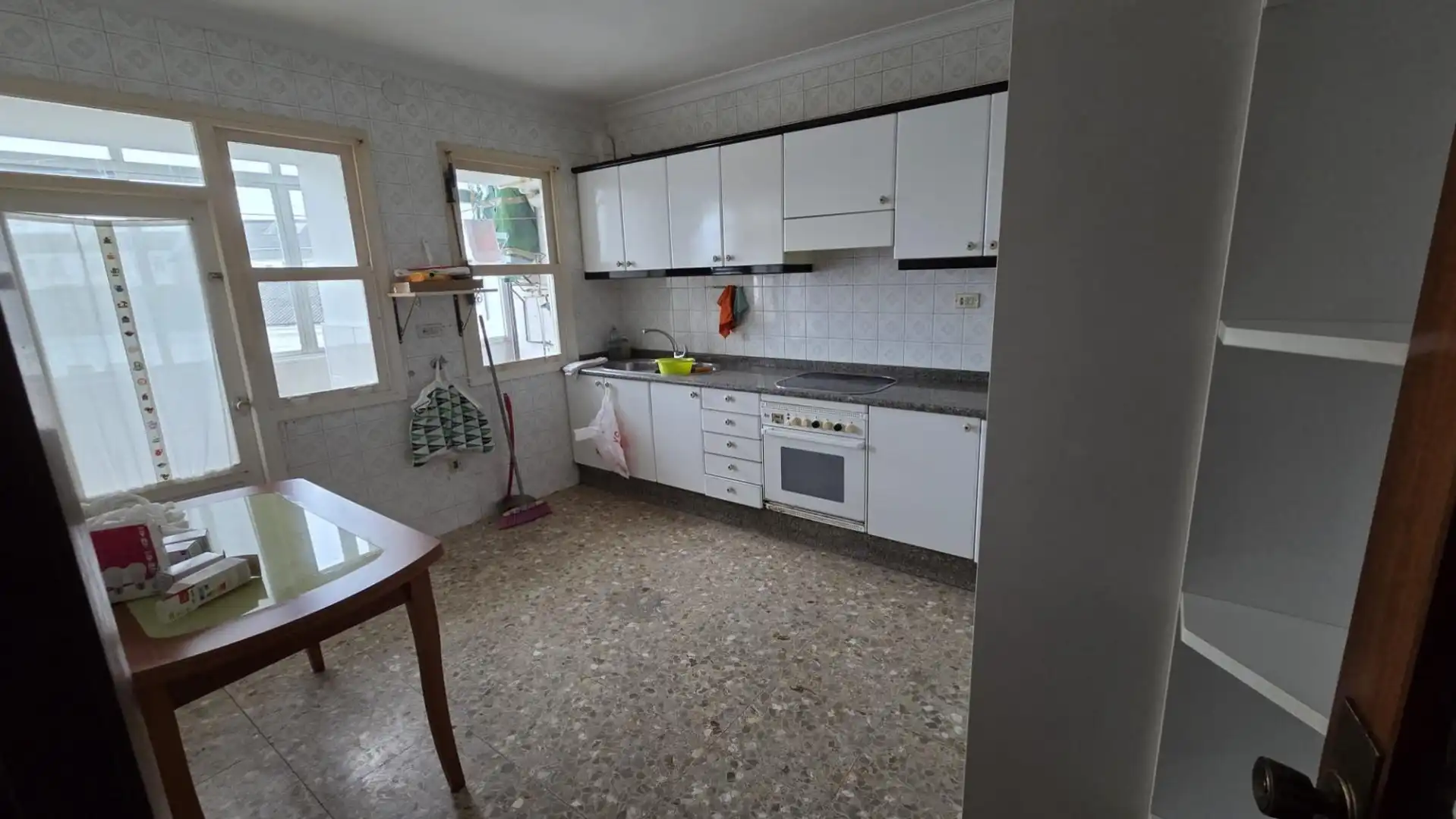 Pis en venda a Avenida do Rei, 68, Centro Cuina de Pis en venda en Ferrol amb Calefacció, Terrassa i Traster