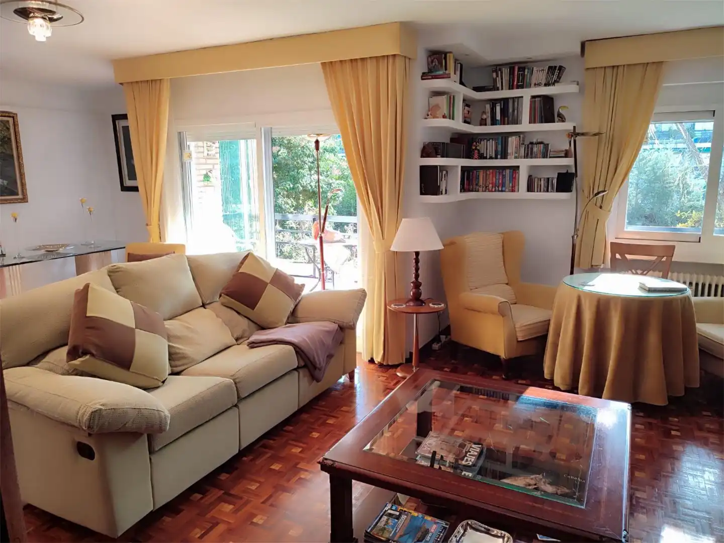 Flat for sale in Calle Santiago Amón, 31, Auditorio Living room of Flat for sale in Las Rozas de Madrid with Air Conditioner, Terrace and Swimming Pool