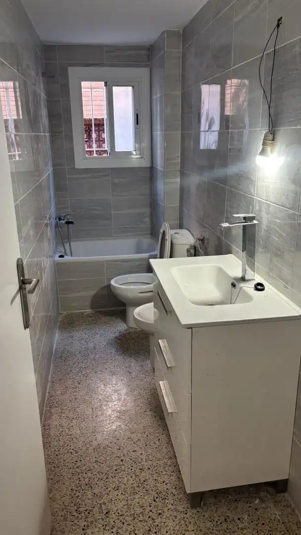 Piso de alquiler en Avinguda de Frederic Rahola, 38, La Font d'en Fargues Baño de Piso de alquiler en Barcelona con Parquet y Terraza