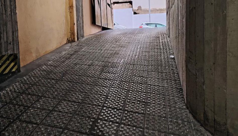 Garage zur Miete in Calle Santa Teresa Jornet E Ibars, 2a, Duggi - Rambla - Los Hoteles, Santa Cruz de Tenerife Capital - Bild 1 Foto 1 von Garage zur Miete in Calle Santa Teresa Jornet E Ibars, 2a, Duggi - Rambla - Los Hoteles, Santa Cruz de Tenerife Capital