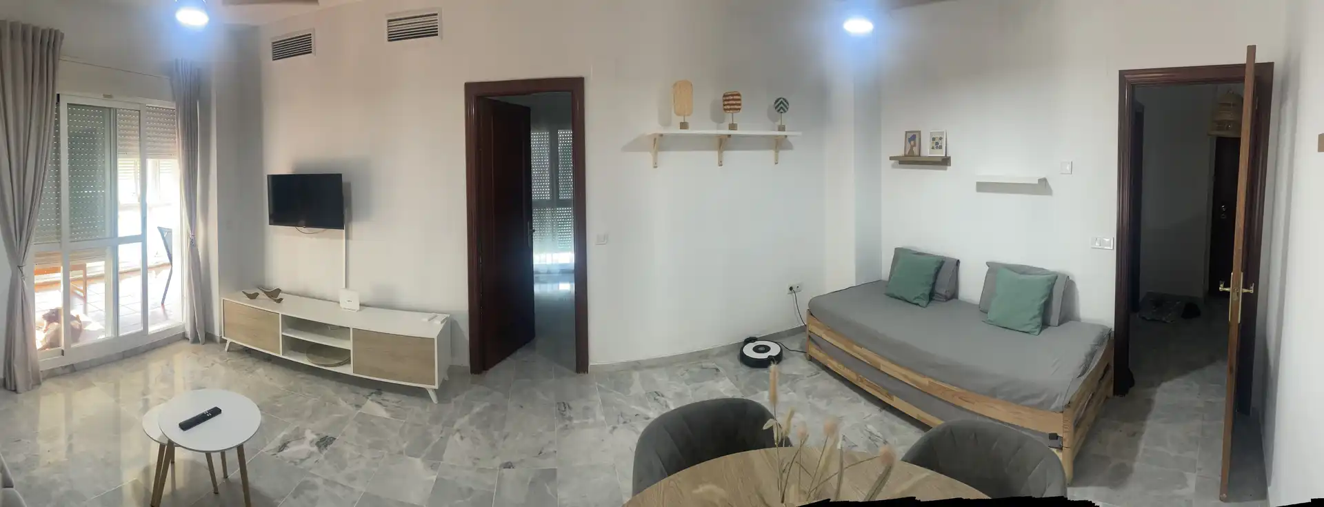 Apartamento de alquiler en Lugar la Cañada, 128, Carretera de Sanlúcar - Sudamérica Sala de estar de Apartamento de alquiler en El Puerto de Santa María con Jardín privado, Piscina y Amueblado
