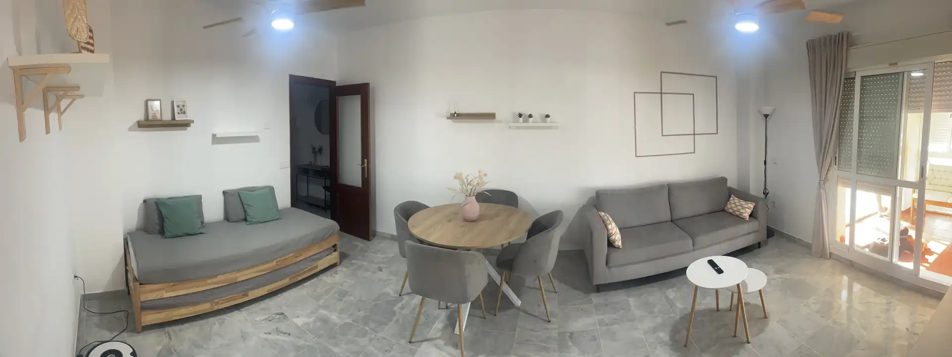 Apartamento de alquiler en Lugar la Cañada, 128, Carretera de Sanlúcar - Sudamérica Sala de estar de Apartamento de alquiler en El Puerto de Santa María con Jardín privado, Piscina y Amueblado