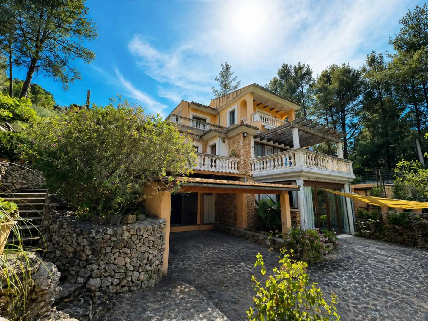 Vista exterior de Casa o xalet en venda en Puigpunyent amb Terrassa, Piscina i Balcó