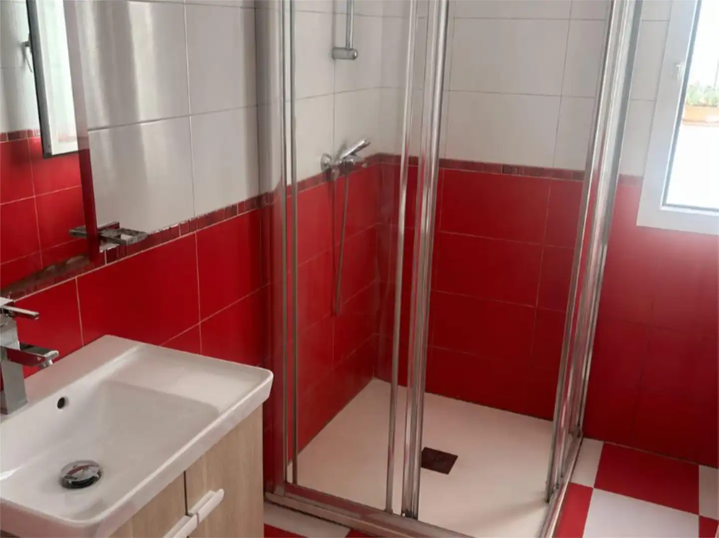 Piso en venta en Calle Valderrobres, 13, Canillejas Baño de Piso en venta en Madrid con Aire acondicionado, Calefacción y Balcón