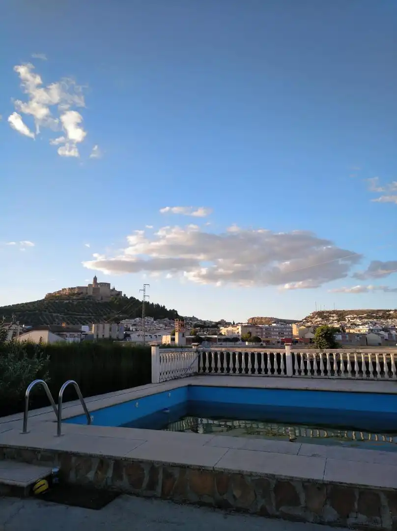 Vista exterior de Casa o xalet de lloguer en Alcalá la Real amb Calefacció, Jardí privat i Terrassa