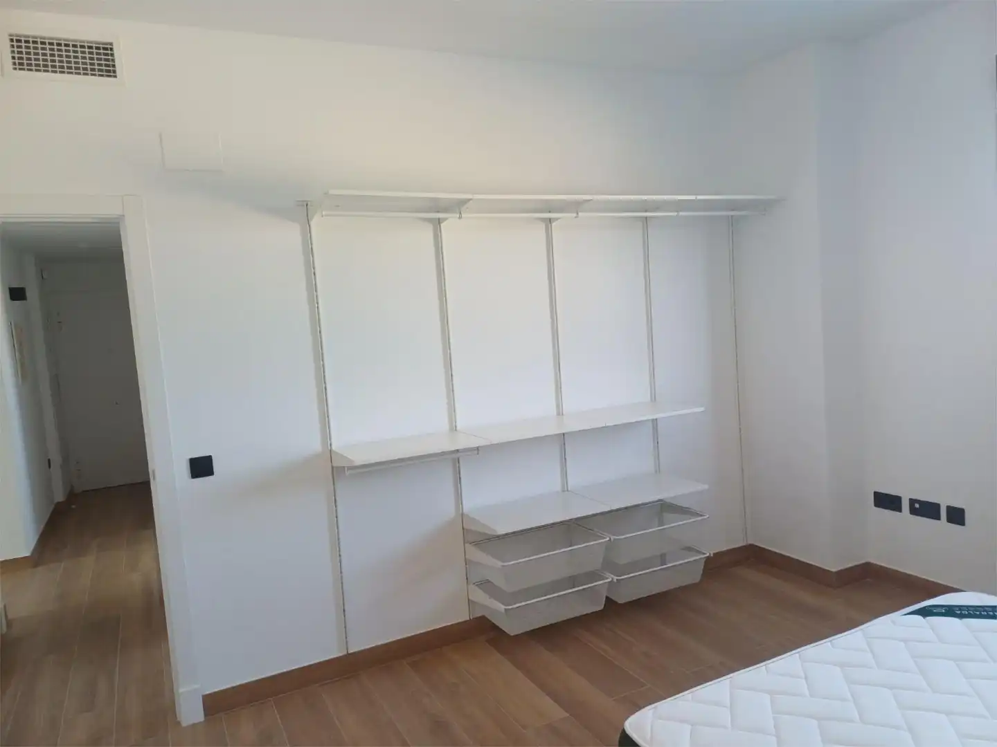 Flat for rent in Calle Montecarmelo 8, 8, La Paz Flat for rent in Calle Montecarmelo 8, 8, La Paz