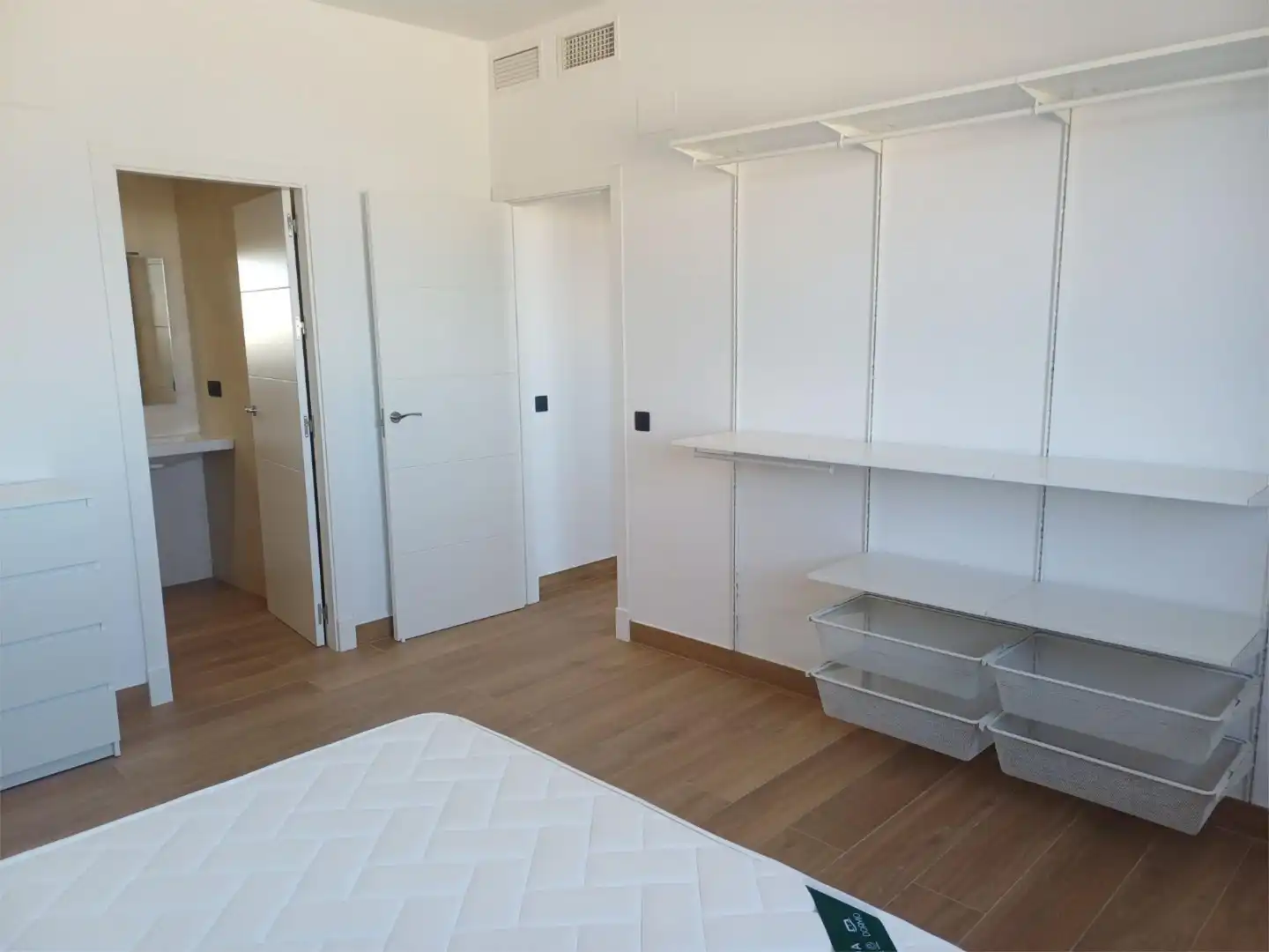 Flat for rent in Calle Montecarmelo 8, 8, La Paz Flat for rent in Calle Montecarmelo 8, 8, La Paz