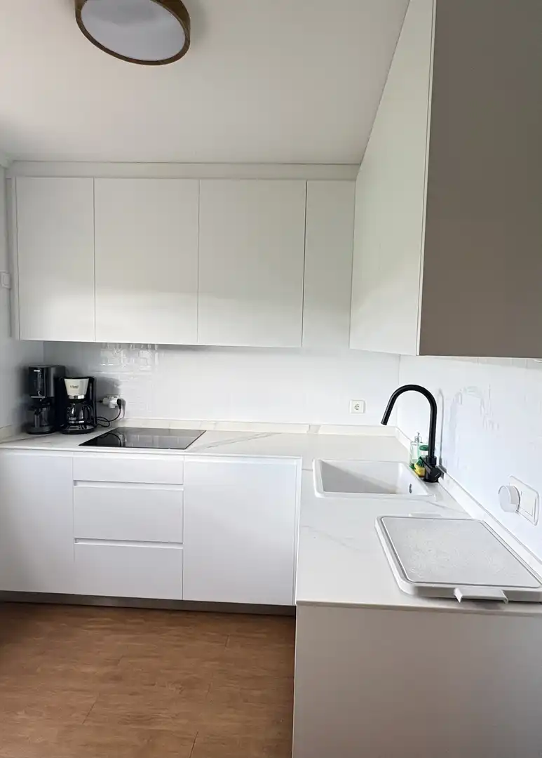 Casa adosada en venta en CA-673, 12, Solórzano Cocina de Casa adosada en venta en Solórzano con Aire acondicionado, Calefacción y Jardín privado